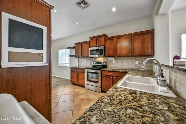Building Photo - 7303 S 54th Dr