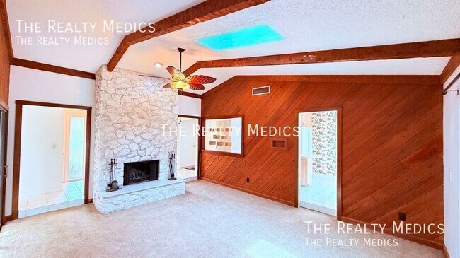 Building Photo - 909 Gazell Trail