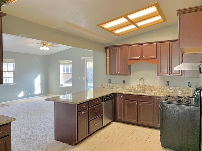 Building Photo - 7607 Harmony Oaks Way