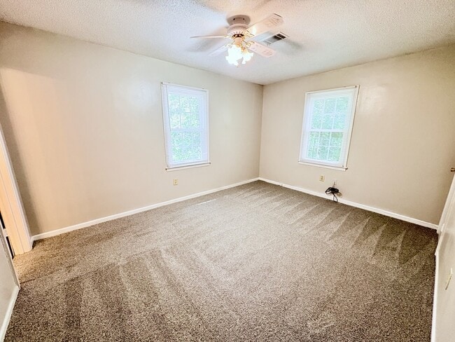 Building Photo - 114 Lynwood Ct