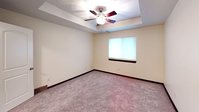 Building Photo - 3 BD, 2 BA IN TEA! LOCATION! LOCATION! LOCATION! AMENITY FILLED, PET FRIENDLY TOWN HOME!