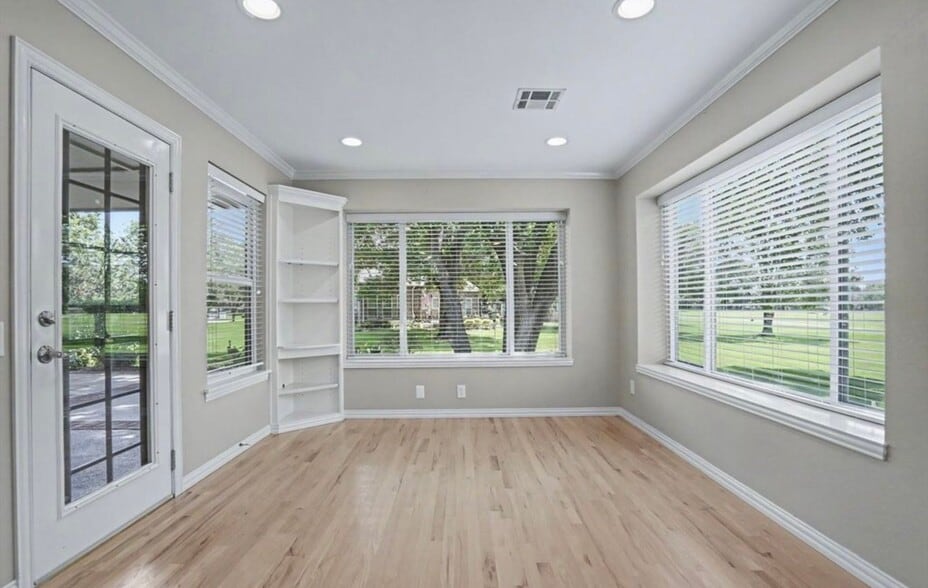 Building Photo - 412 N Forest Ridge Blvd