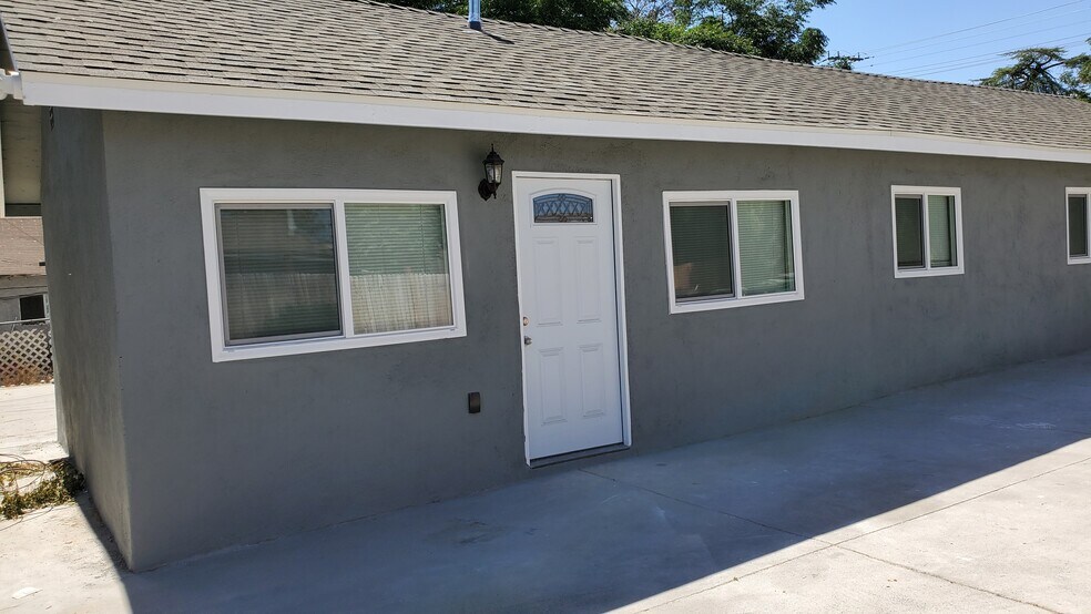 Building Photo - 21633 Cottonwood Ave