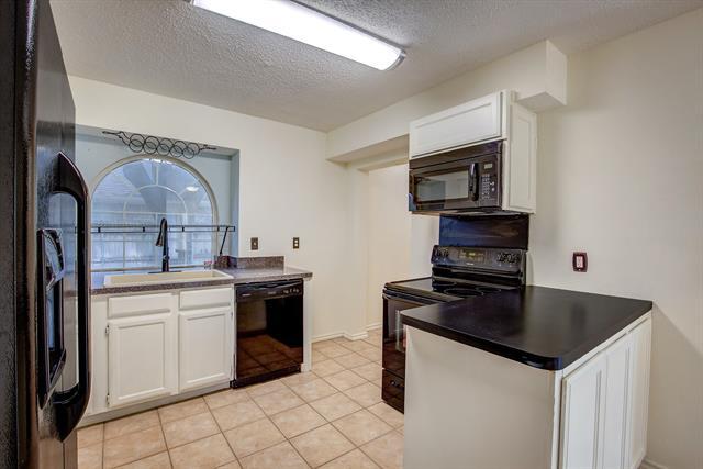 Building Photo - 230 Brittany Dr
