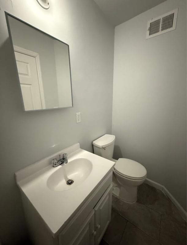 Building Photo - 148 3rd St