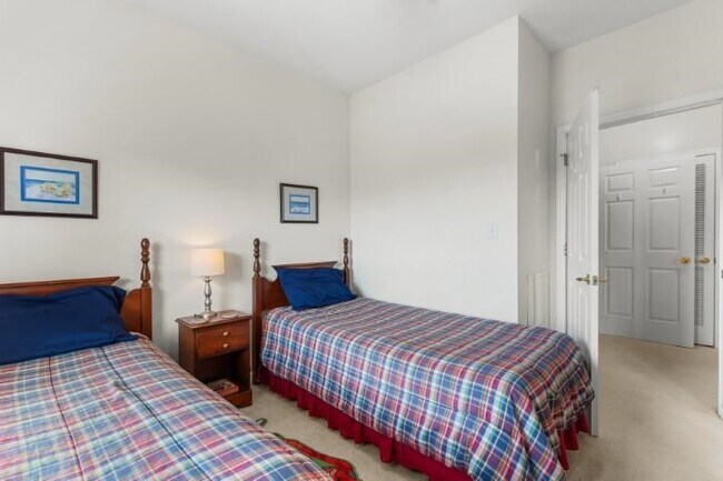 Building Photo - 5751 Oyster Catcher Dr