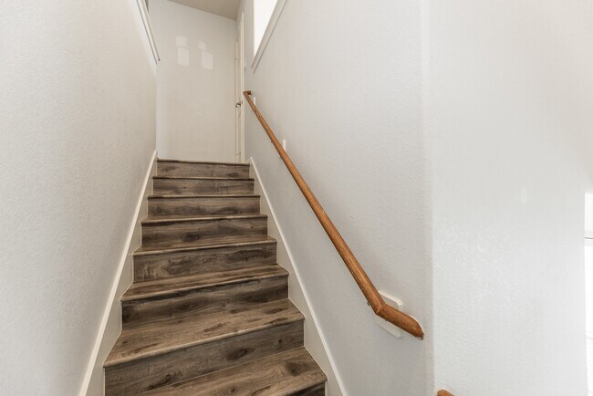 Building Photo - 24662 Folkstone Cir