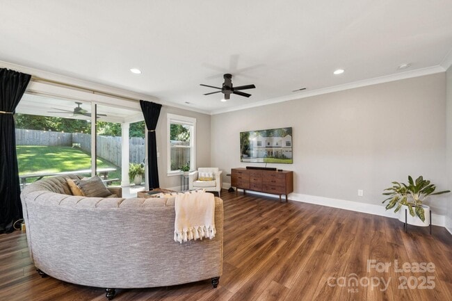 Building Photo - 2507 Marlowe Ave