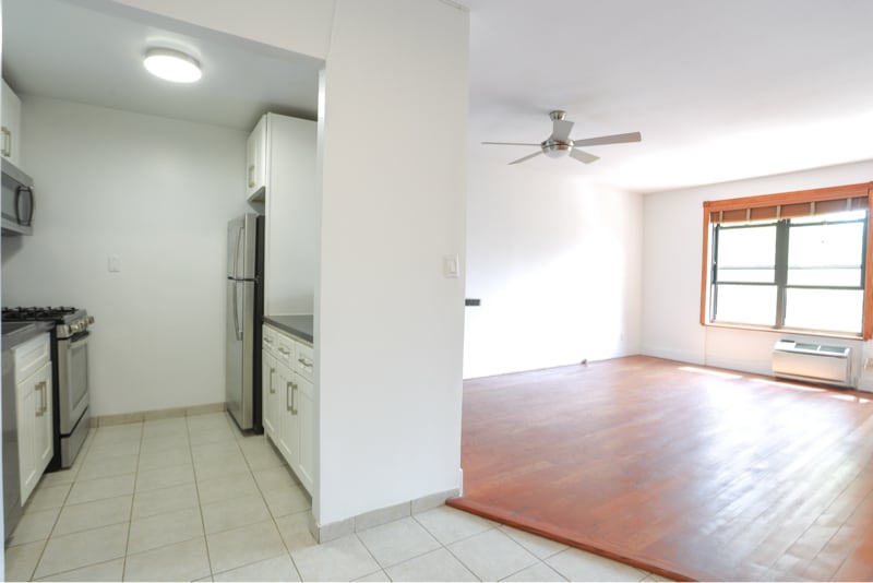 Building Photo - 385 Douglass St