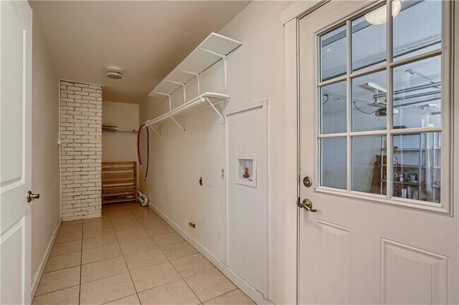 Building Photo - 12506 Tomanet Trail