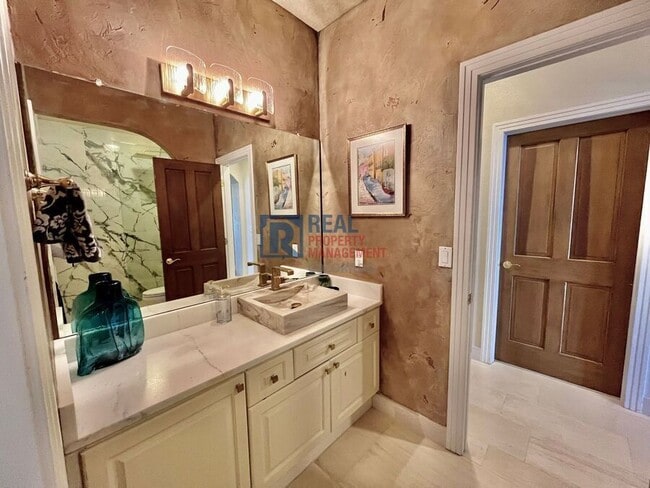 Building Photo - 5638 Red Fern Ct