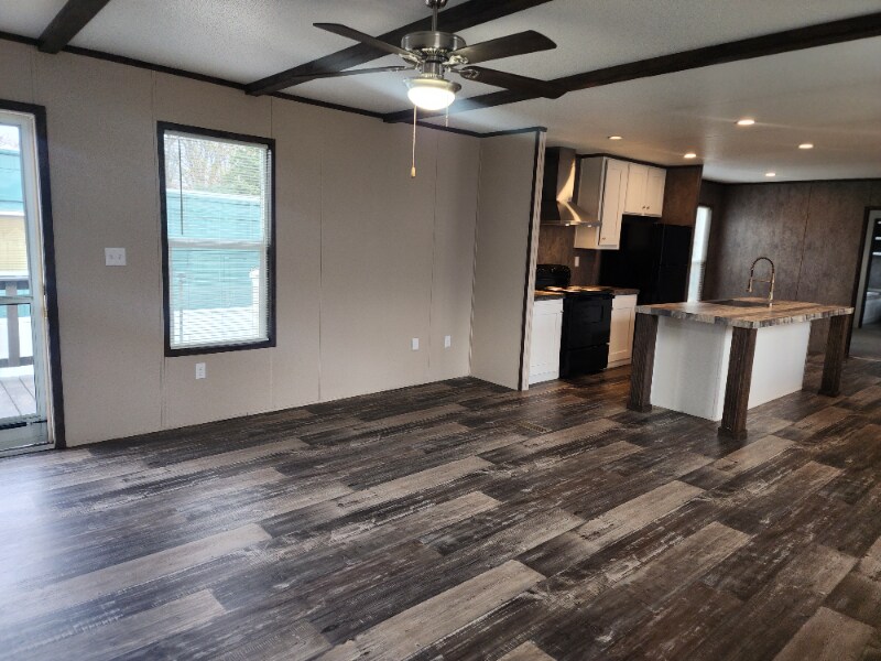 Building Photo - 1269 N Adkins Hill Rd