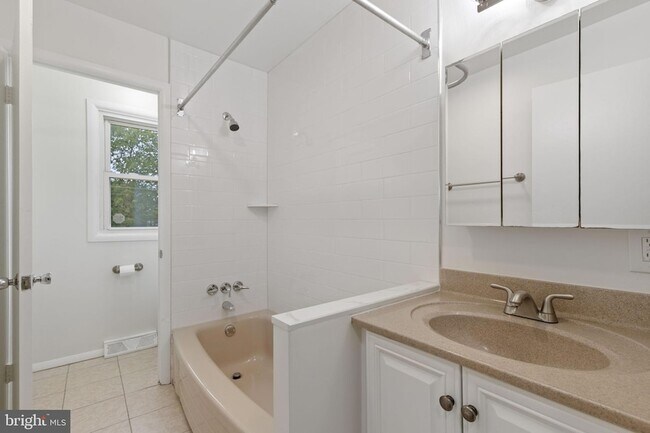 Building Photo - 506 Grigsby Ct