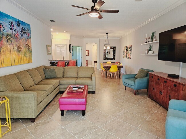 Building Photo - Annual Furnished Pet Friendly Twin Villa l...