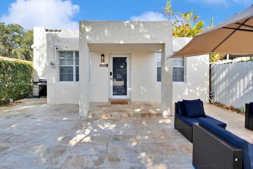 Building Photo - 2228 SW 58th Ct