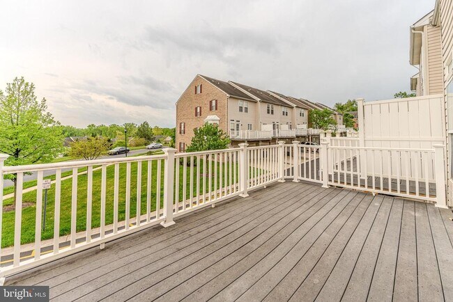 Building Photo - 1552 Oakley Ln
