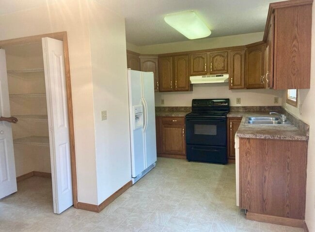 Building Photo - 8057 Red Squirrel Dr