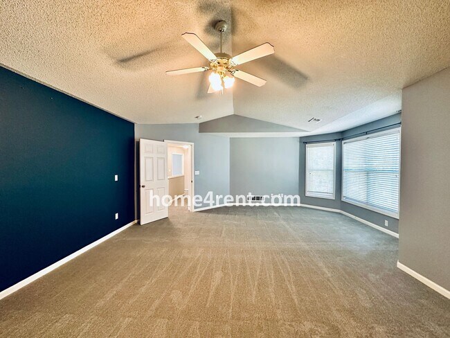 Building Photo - Elegant Cul-de-Sac Retreat with 5th Bedroo...