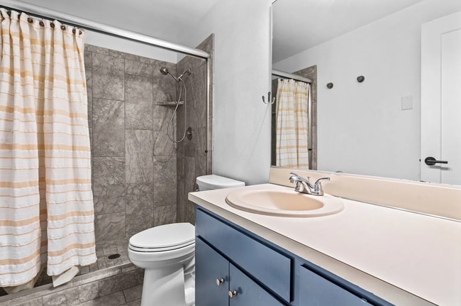 Building Photo - 4BD, 2.5BA Home located in the desirable Churchill Neighborhood!