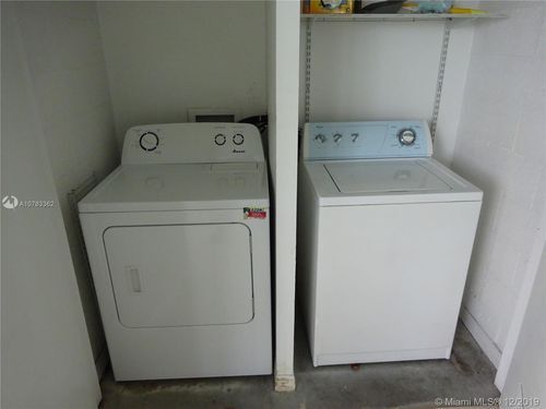 Building Photo - 10015 NW 46th St