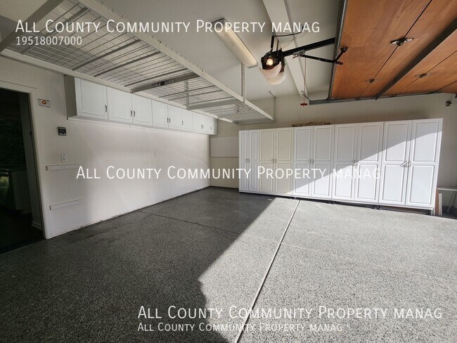 Building Photo - 43 Los Indios