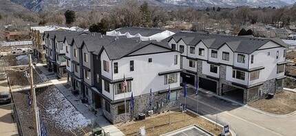 Building Photo - 439 1415 S