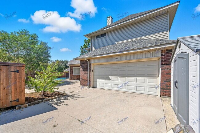 Building Photo - 622 Andover Ln