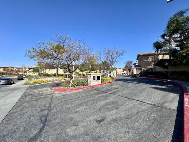 Building Photo - 1 bedroom Murrieta condo for LEASE with a ...