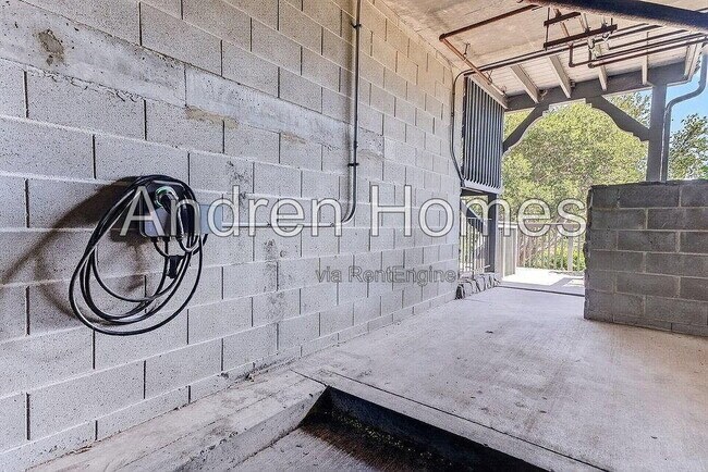 Building Photo - 79 S Branciforte Ave