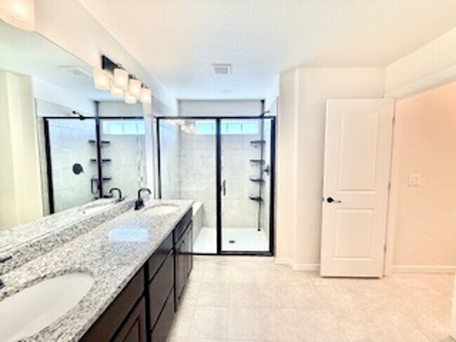 Building Photo - MODERN TWO STORY 3 BED/2.5 BATH WITH FENCE...