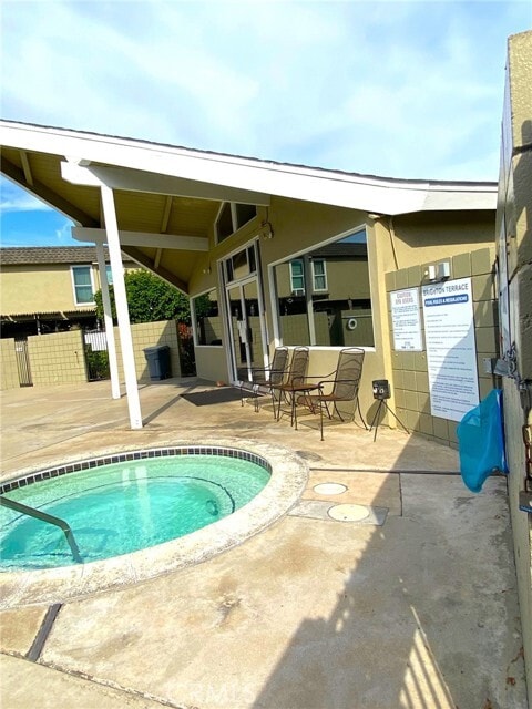 Building Photo - 1582 Mitchell Ave