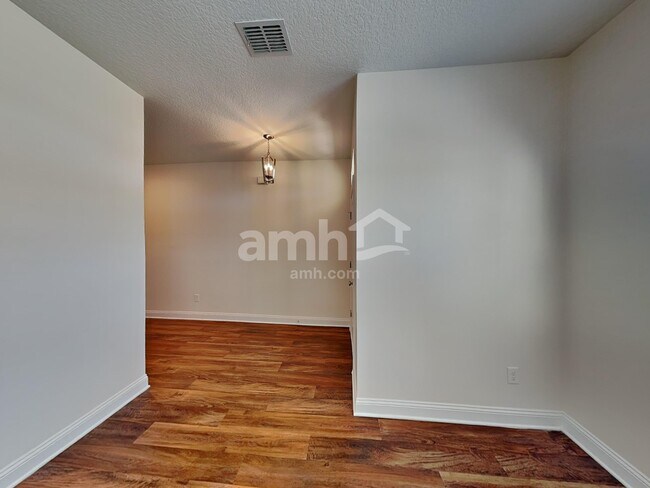 Building Photo - 32 Atlanta Dr