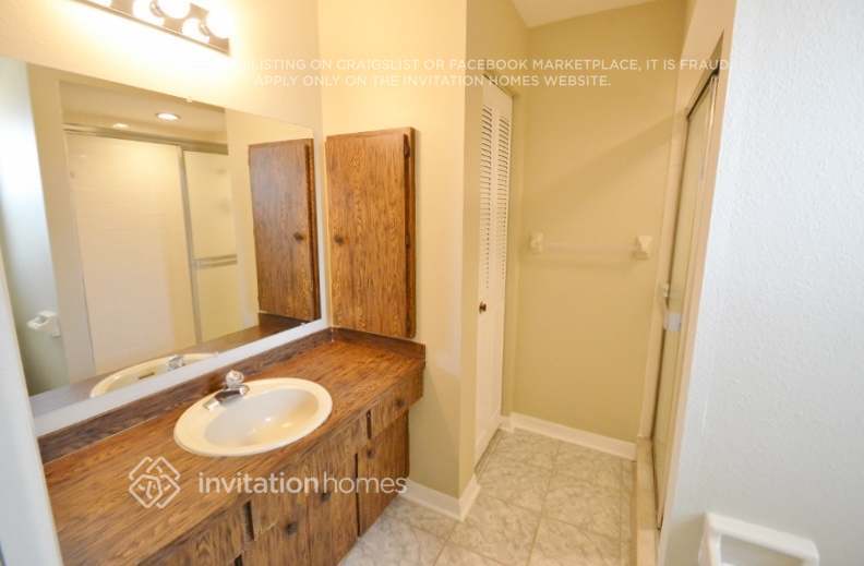 Building Photo - 417 Oakleaf Blvd