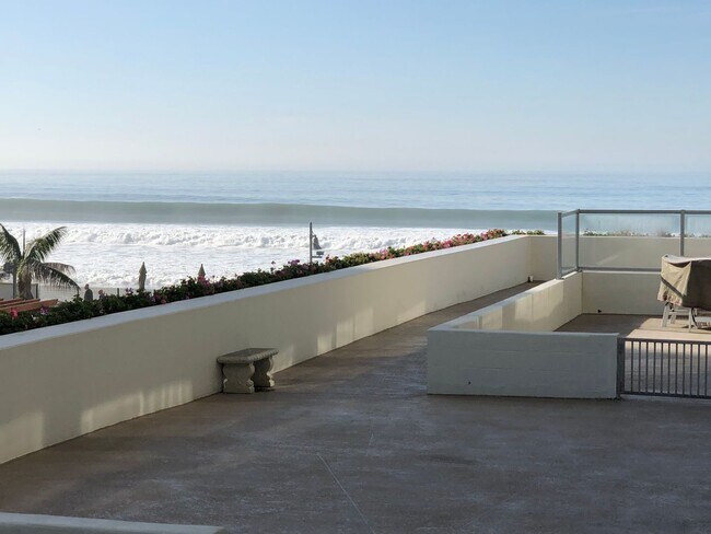 Building Photo - 1730 Avenida Del Mundo