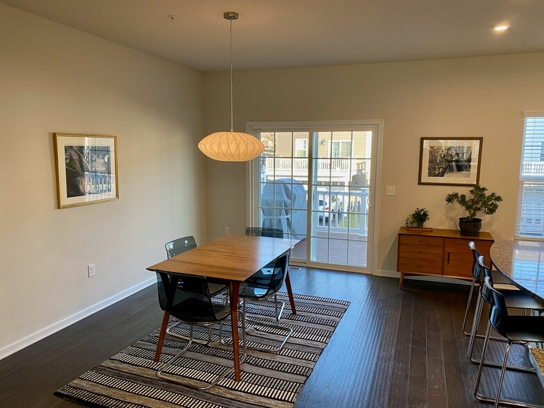 Dining room - 247 Madison Ln