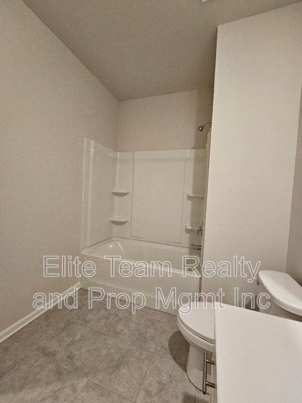 Building Photo - 5416 Kinsbridge Dr