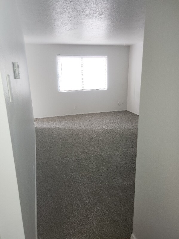 Building Photo - 516 Lewis Ave SE