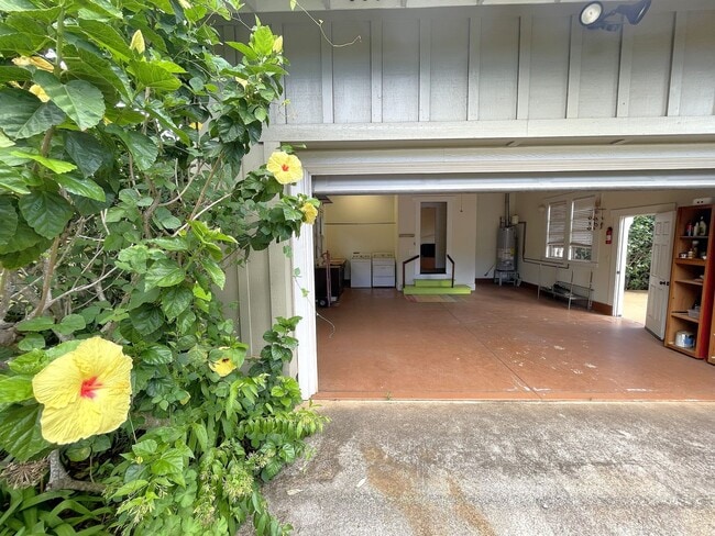Building Photo - 240 Aulii Dr