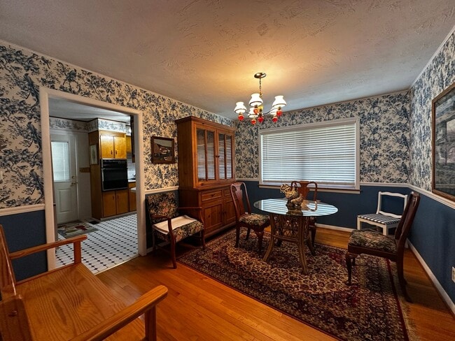 Building Photo - Partially furnished 3 bed/ 1.5 bath - Morristown, TN