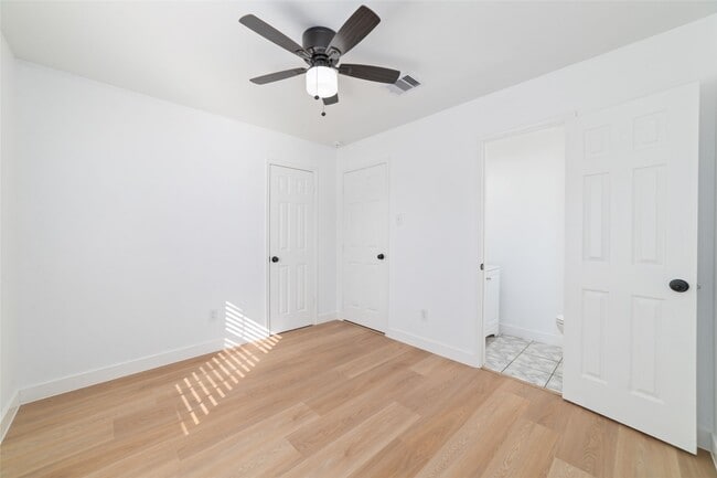 Building Photo - 419 Bellmar Dr