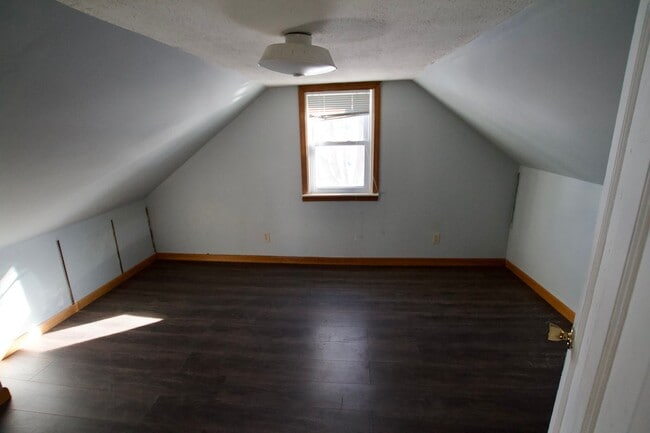 Building Photo - 24 Gray Ln