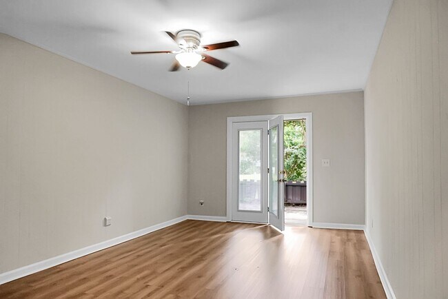 Building Photo - Spacious, Newly Renovated Villa Overlookin...
