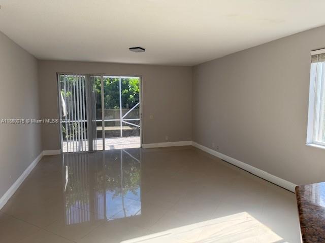 Building Photo - 1365 Canary Island Dr