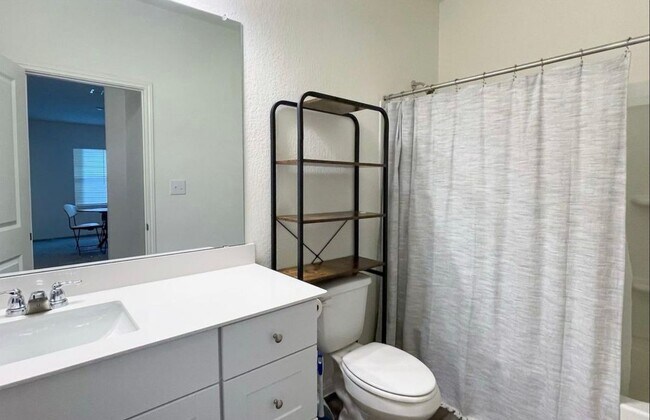 Building Photo - 511 Redfish Ln