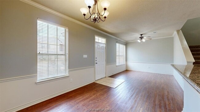 Building Photo - 211 Forest Dr Loop