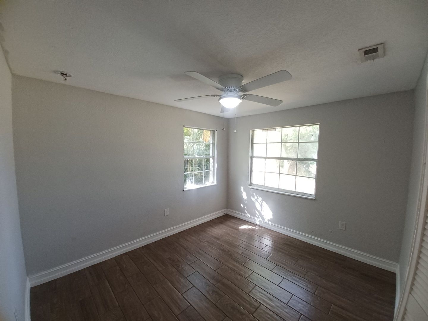 Building Photo - Priced to Rent 3/2 in Fort Myers