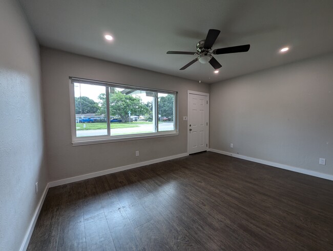 Living room with plenty of natural light - 1814 26th St W