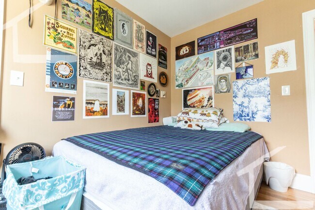 Building Photo - HOT BROOKLINE LISTING!!!!!