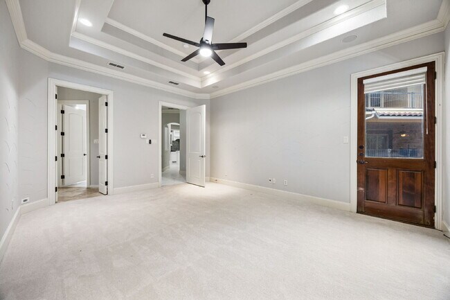 Building Photo - 2101 Miracle Point Dr