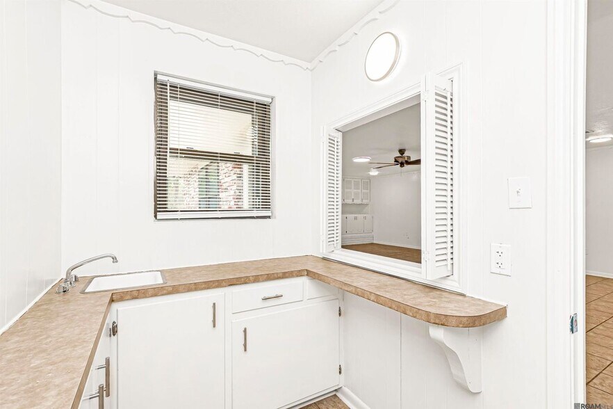 Building Photo - 11444 St Lawrence Dr